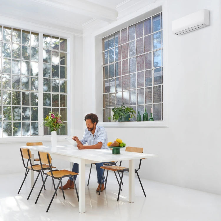 Инверторен климатик Daikin FTXP35N9/RXP35N9 COMFORA WiFi, 12000 BTU, Клас A++